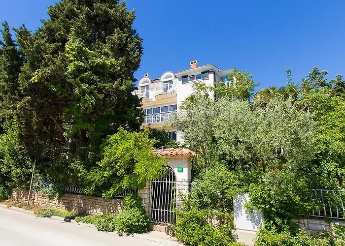 Laura דירה פולה